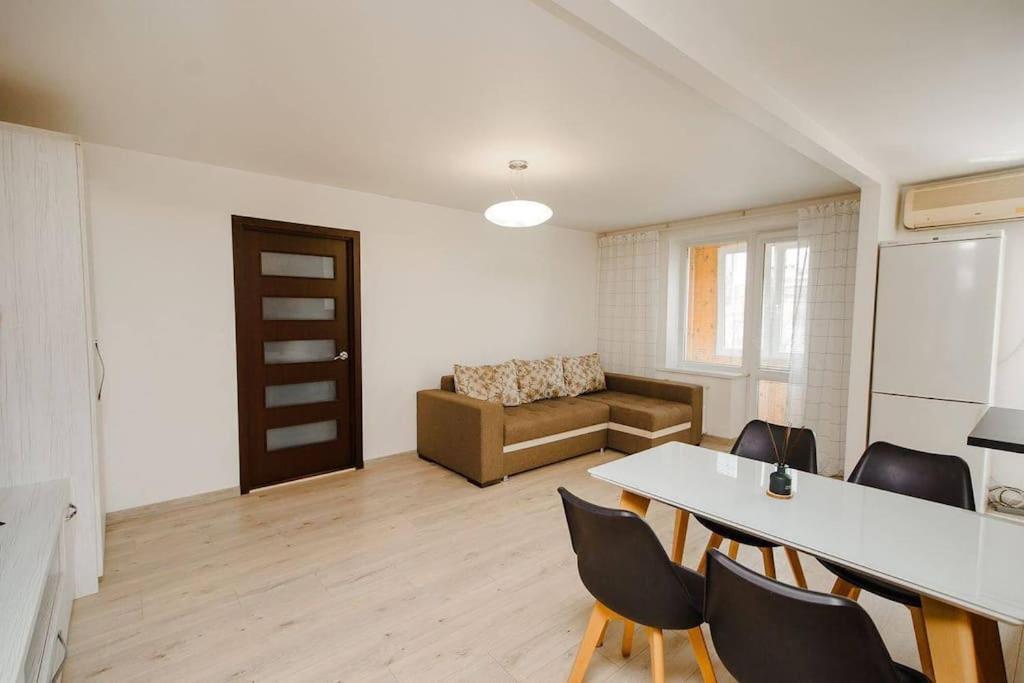 Very Stylish Apartament In Middle Of City. Chişinau Exteriör bild